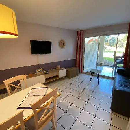 Beautiful Flat With Pool In Et Maa 아파트 *